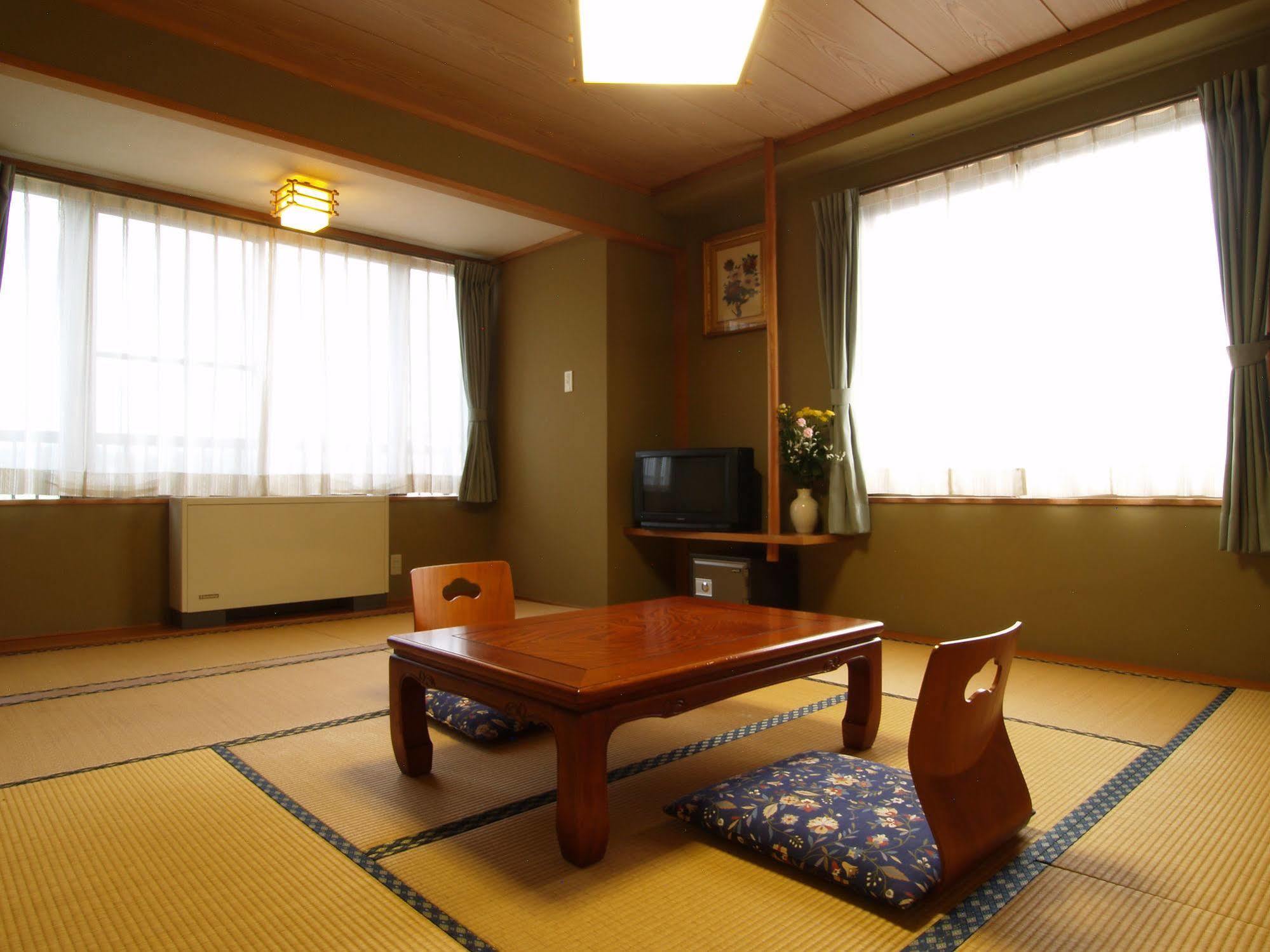Central Inn Hakuba Ngoại thất bức ảnh